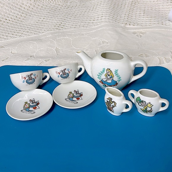 🖤Vtg Disney Ceramic tea miniature set of Alice in Wonderland - Picture 1 of 14